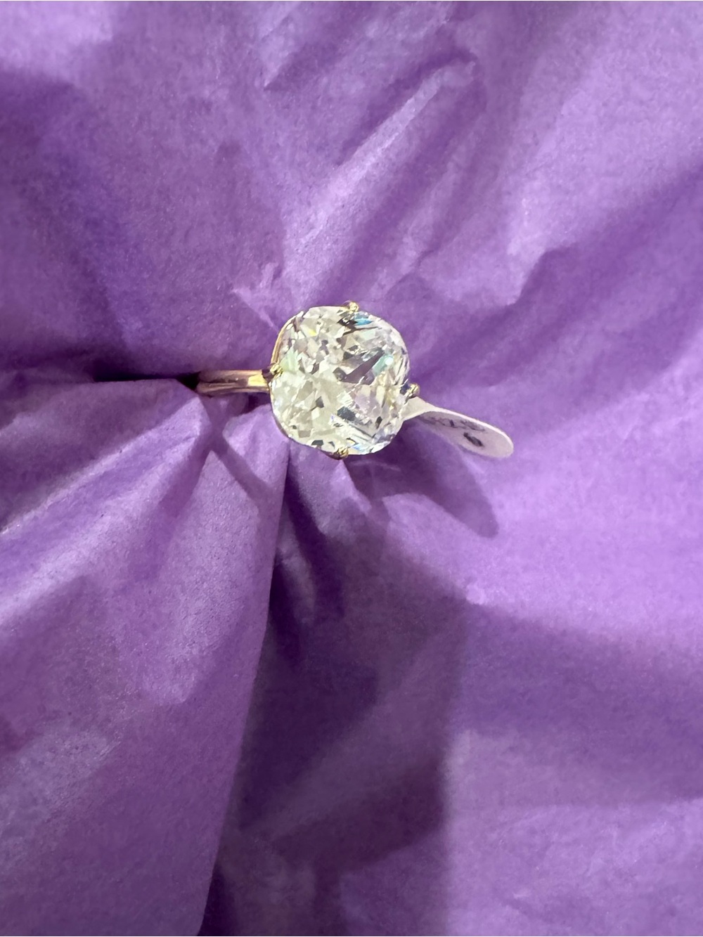 💎Melinda Maria Gold Tone Sparkling Cushion-Cut Simulated Diamond💎- Size 6